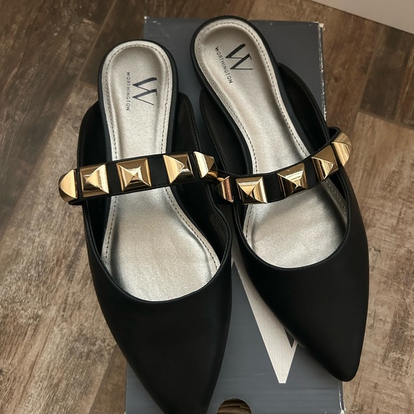 Worthington Connor Black Mules with Gold Studs - Picture 4 of 4